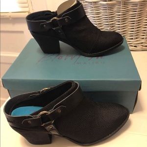 Black mule style linen blowfish booties size 8
